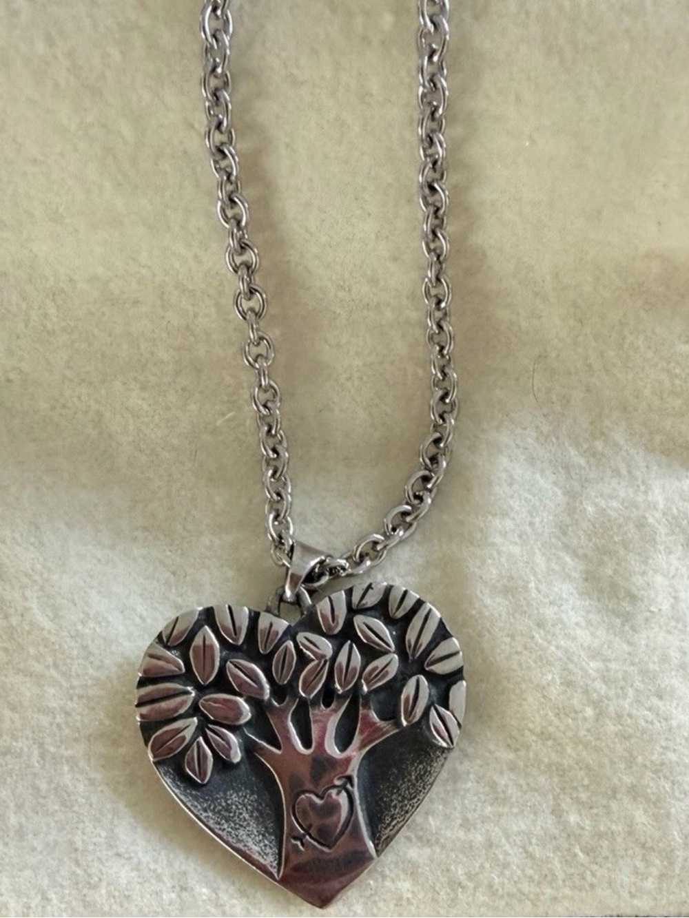 James Avery retired lasting love pendant with JA 20” rolo chain- NWT BEAUTIFUL!